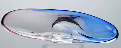 BARGAIN! A BEAUTIFUL MODERN ICE BLUE & ROSE PINK CZECH ART GLASS BOWL, PROBABLY MADE BY SKRDLOVICE