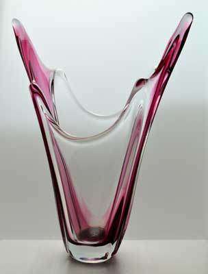 * MAGNIFICENT & RARE 'STAGHORN' CZECH ART GLASS VASE, PROBABLY DESIGNED FOR SKRDLOVICE IN THE 1980s