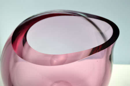 MAGNIFICENT & RARE CZECH ART GLASS BOWL/VASE DESIGNED BY ALES VALNER: A UNIQUE COLLECTOR`S ITEM
