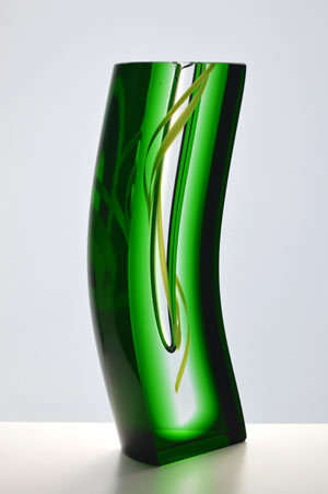 DAZZLINGLY BEAUTIFUL & HEAVY EMERALD VASE, DESIGNED BY MR PAVEL HAVELKA (1969-)