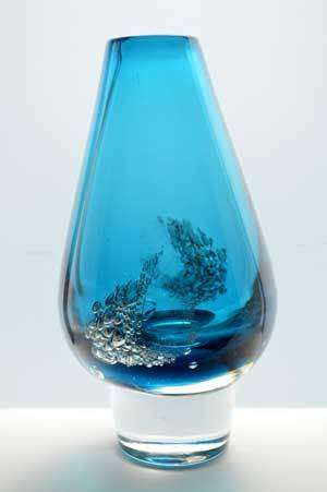 LARGE COBALT BLUE WITH AIR BUBBLES : A 70s BEAUTY DESIGNED BY HEINRICH LOFFELHART FOR SCHOTT ZWIESEL
