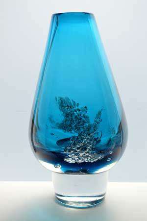 LARGE COBALT BLUE WITH AIR BUBBLES : A 70s BEAUTY DESIGNED BY HEINRICH LOFFELHART FOR SCHOTT ZWIESEL