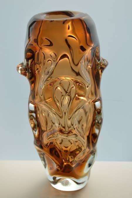* A DAZZLING & SPARKLING AMBER SKRDLOVICE VASE, DESIGNED BY JAN BERANEK (1933-)