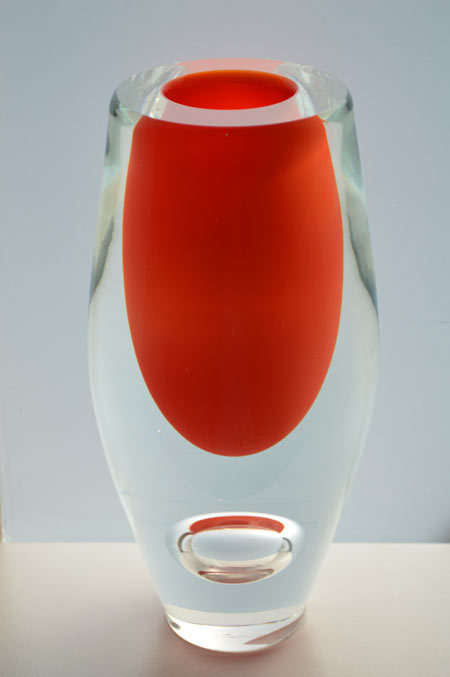 HEAVY MAGNIFICENT CONTEMPORARY CZECH ART GLASS SCULPTURAL VASE DESIGNED BY JERONIM TISLJAR