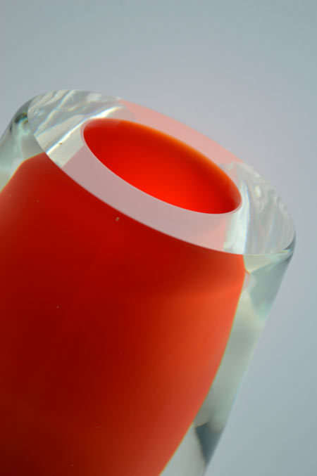 HEAVY MAGNIFICENT CONTEMPORARY CZECH ART GLASS SCULPTURAL VASE DESIGNED BY JERONIM TISLJAR