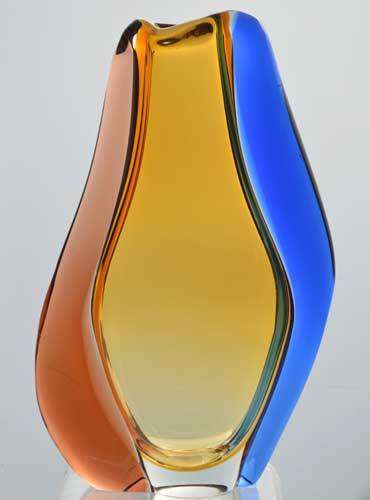 FAMOUS & MAGNIFICENT ICON OF CZECH ART GLASS, ELEGANT VASE DESIGNED BY HANA MACHOVSKA FOR MSTISOV