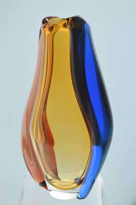 FAMOUS & MAGNIFICENT ICON OF CZECH ART GLASS, ELEGANT VASE DESIGNED BY HANA MACHOVSKA FOR MSTISOV