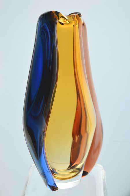FAMOUS & MAGNIFICENT ICON OF CZECH ART GLASS, ELEGANT VASE DESIGNED BY HANA MACHOVSKA FOR MSTISOV