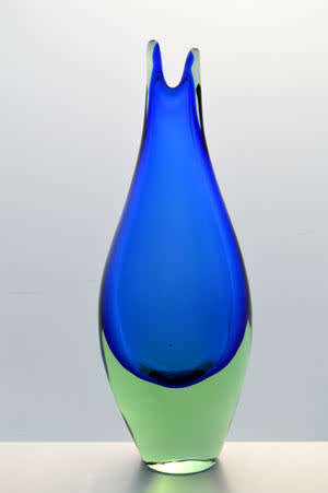 * MAGNIFICENT & VERY RARE MARIA STAHLIKOVA CZECH ART GLASS VASE, DESIGNED FOR SKRDLOVICE
