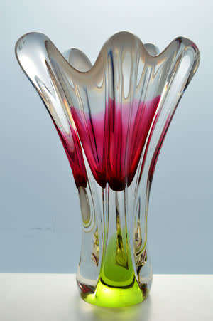 LARGE PINK AND GREEN CZECH ART GLASS CHRIBSKA SCULPTURE DESIGNED BY PROF JOSEF HOSPODKA IN THE 1970s