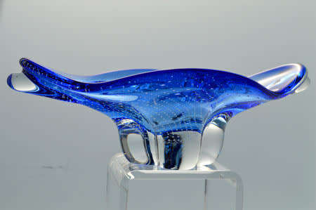 BLUE CZECH ART GLASS CHRIBSKA BOWL WITH BUBBLES DESIGNED BY PROF JOSEF HOSPODKA (ATTR) IN THE 1970s