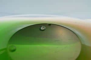 XX-LARGE! A MAGNIFICENT GREEN, AMBER & CLEAR CZECH ART GLASS BOWL, DESIGNED BY LADISLAV PALECEK
