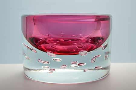 MAGNIFICENT CZECH ART GLASS BOWL, DESIGNED FOR SKRDLOVICE GLASSWORKS (1974) BY PROF JAROSLAV SVOBODA
