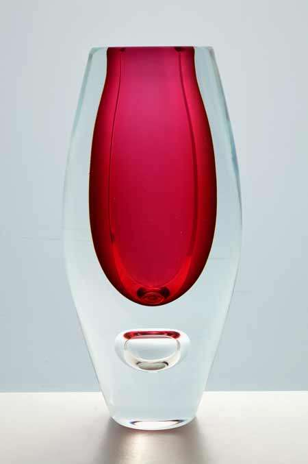 HEAVY MAGNIFICENT CONTEMPORARY CZECH ART GLASS SCULPTURAL VASE DESIGNED BY JERONIM TISLJAR