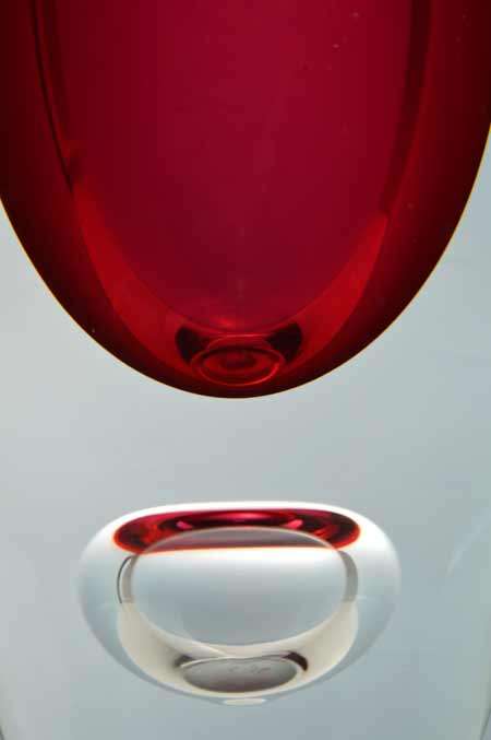 HEAVY MAGNIFICENT CONTEMPORARY CZECH ART GLASS SCULPTURAL VASE DESIGNED BY JERONIM TISLJAR