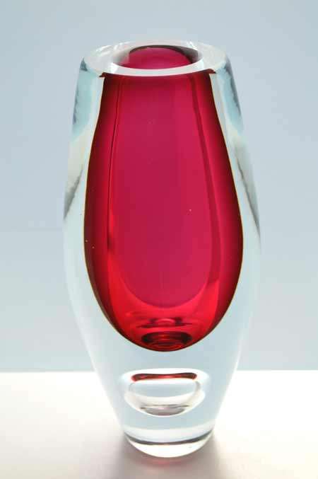 SOLID, HEAVY MAGNIFICENT CONTEMPORARY CZECH ART GLASS SCULPTURAL VASE DESIGNED BY JERONIM TISLJAR