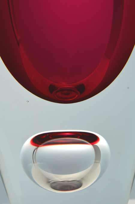SOLID, HEAVY MAGNIFICENT CONTEMPORARY CZECH ART GLASS SCULPTURAL VASE DESIGNED BY JERONIM TISLJAR