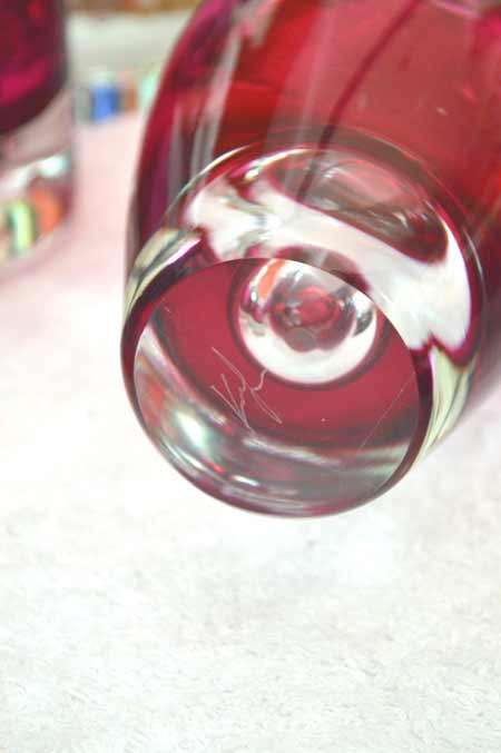 SOLID, HEAVY MAGNIFICENT CONTEMPORARY CZECH ART GLASS SCULPTURAL VASE DESIGNED BY JERONIM TISLJAR