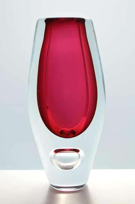 SOLID, HEAVY MAGNIFICENT CONTEMPORARY CZECH ART GLASS SCULPTURAL VASE DESIGNED BY JERONIM TISLJAR