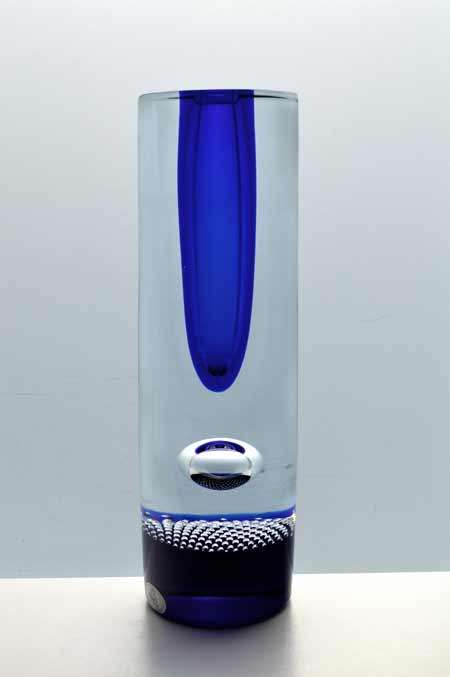 A LARGE CZECH 21ST CENTURY DAZZLING COBALT BLUE ART GLASS VASE WITH FINE CONTROLLED BUBBLES