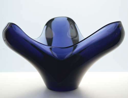 SUPERB CZECH ART GLASS SKRDLOVICE BOWL DESIGNED BY EMANUEL BERANEK (1899-1972) IN 1959