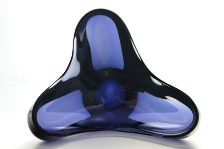 SUPERB CZECH ART GLASS SKRDLOVICE BOWL DESIGNED BY EMANUEL BERANEK (1899-1972) IN 1959