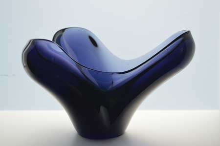 SUPERB CZECH ART GLASS SKRDLOVICE BOWL DESIGNED BY EMANUEL BERANEK (1899-1972) IN 1959