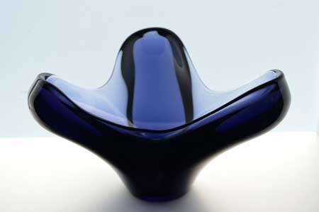 SUPERB CZECH ART GLASS SKRDLOVICE BOWL DESIGNED BY EMANUEL BERANEK (1899-1972) IN 1959