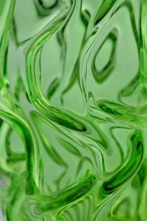 A NOVI BOR CZECH ART GLASS SCULPTURAL VASE, DESIGNED BY PAVEL HLAVA IN 1967