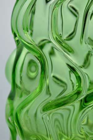 A NOVI BOR CZECH ART GLASS SCULPTURAL VASE, DESIGNED BY PAVEL HLAVA IN 1967