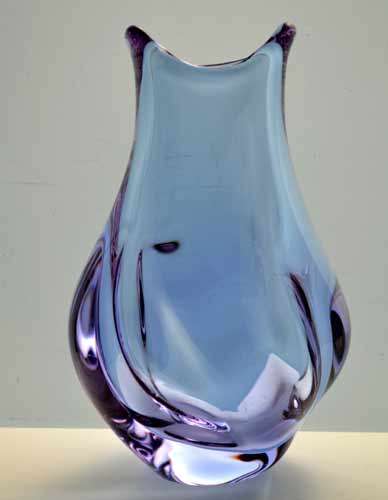 * MAGNIFICENT ZBS CZECH ART GLASS VASE, DESIGNED BY PROF MILOSLAV KLINGER (1922-1999)