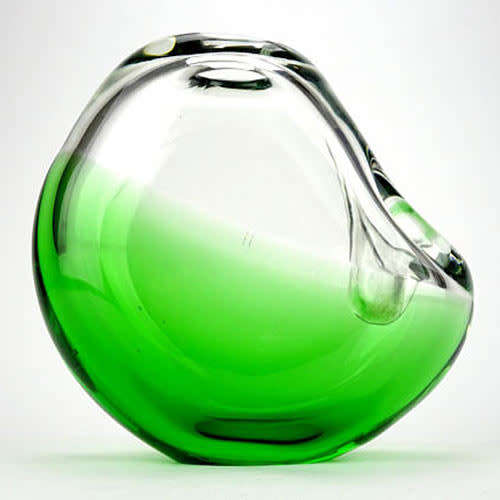 A DAZZLING MODERNIST SKRDLOVICE ART GLASS SCULPTURAL VASE DESIGNED BY KAREL WUNSCH IN 1976