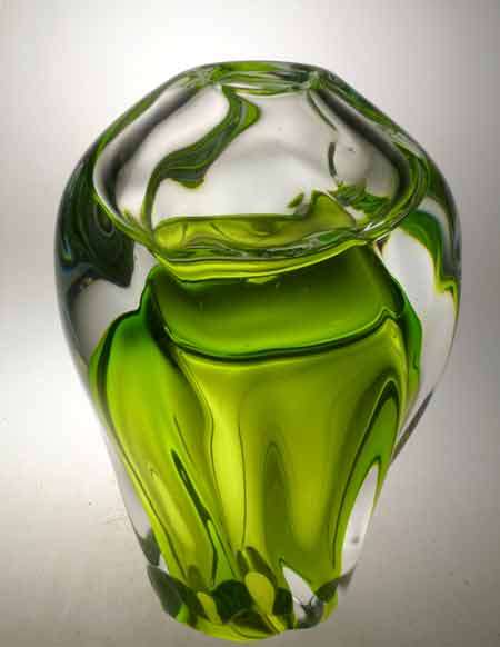 DAZZLINGLY BEAUTIFUL MODERN CZECH ART GLASS ARCHITECTURAL VASE, DESIGNED AND MADE BY SKLOSTUDIO