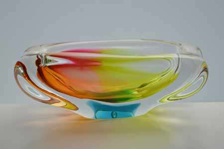 A DAZZLINGLY BEAUTIFUL 1960s NOVY BOR (BOROCRYSTAL) SCULPTURAL ART GLASS BOWL / CIGAR ASHTRAY