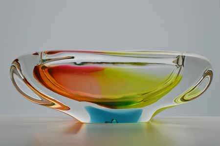 A DAZZLINGLY BEAUTIFUL 1960s NOVY BOR (BOROCRYSTAL) SCULPTURAL ART GLASS BOWL / CIGAR ASHTRAY