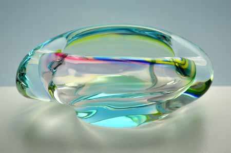 A DAZZLINGLY BEAUTIFUL NOVY BOR (BOROCRYSTAL) SCULPTURAL ART GLASS ASHTRAY / BOWL FROM THE 1960s