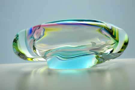 A DAZZLINGLY BEAUTIFUL NOVY BOR (BOROCRYSTAL) SCULPTURAL ART GLASS ASHTRAY / BOWL FROM THE 1960s