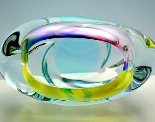 A DAZZLINGLY BEAUTIFUL NOVY BOR (BOROCRYSTAL) SCULPTURAL ART GLASS ASHTRAY / BOWL FROM THE 1960s