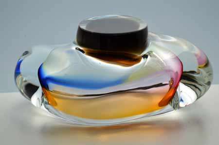 * A DAZZLINGLY BEAUTIFUL NOVY BOR (BOROCRYSTAL) SCULPTURAL ART GLASS ASHTRAY / BOWL FROM THE 1960s