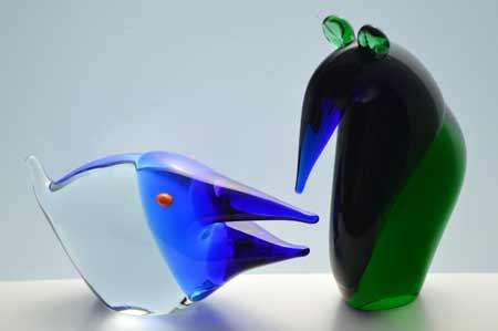 RARE AND FUNKY MODERN CZECH ART GLASS PANGOLIN. A MAGNIFICENT ITEM - COBALT BLUE & EMERALD GREEN!