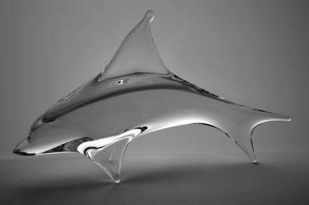 *ELEGANT EARLY 1970s ZBS CZECH ART GLASS SCULPTURE OF A DOLPHIN, DESIGNED MILOSLAV JANKU (1916-1994)