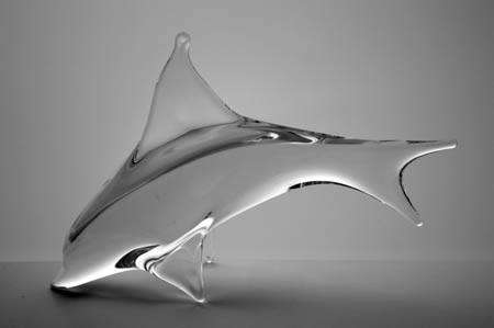 *ELEGANT EARLY 1970s ZBS CZECH ART GLASS SCULPTURE OF A DOLPHIN, DESIGNED MILOSLAV JANKU (1916-1994)