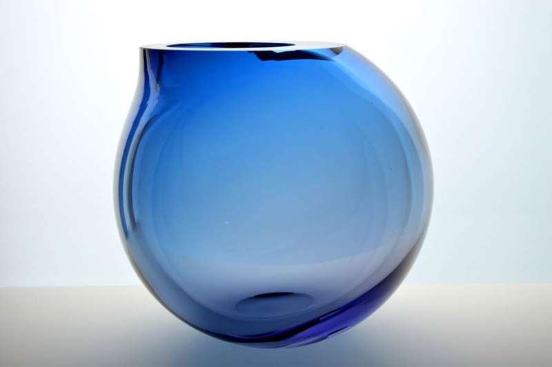 MAGNIFICENT & RARE CZECH ART GLASS BOWL/VASE DESIGNED BY ALES VALNER: A UNIQUE COLLECTOR`S ITEM