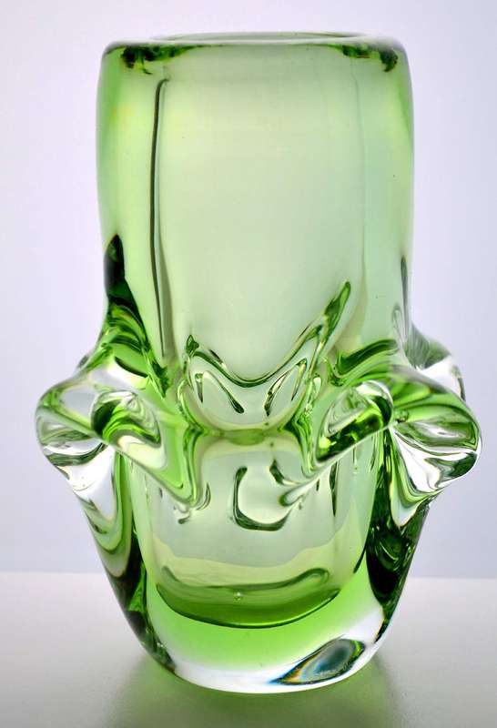 RARE & DAZZLINGLY BEAUTIFUL CZECH ART GLASS VASE DESIGNED IN 1968 BY JIRINA ZERTOVA