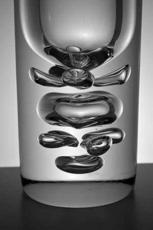 DAZZLING, TRANSPARENT & HEAVY SKRDLOVICE VASE, DESIGNED BY JAN BERANEK (1933-) IN 1980