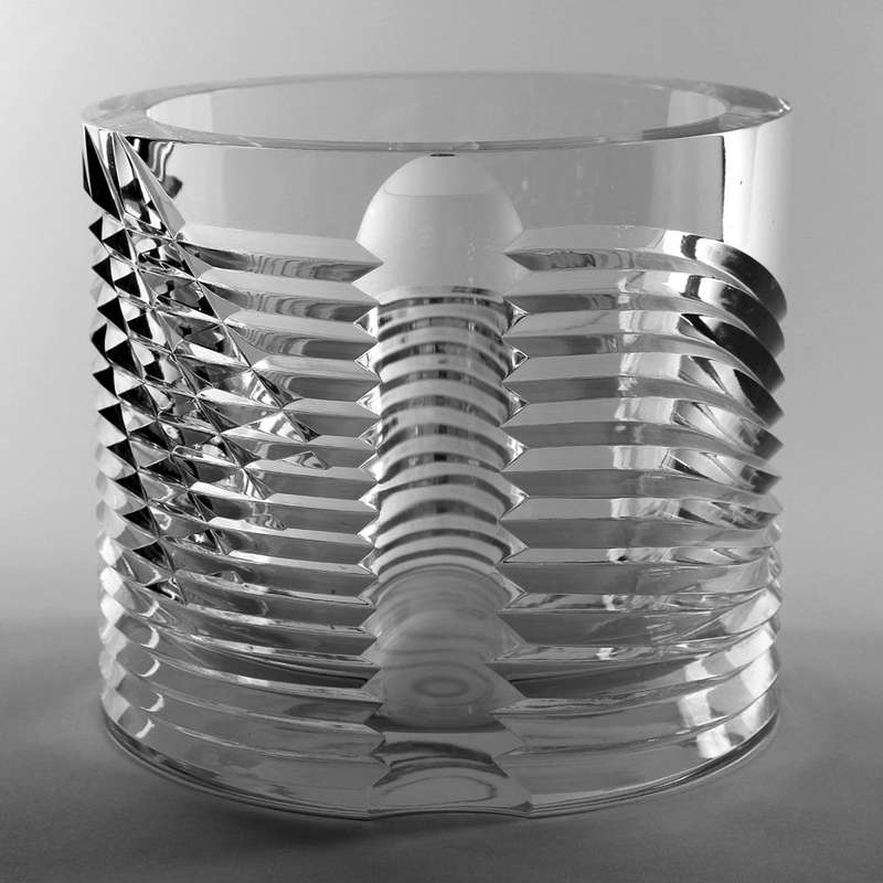 DAZZLINGLY BEAUTIFUL MODERN SCULPTURAL BOWL: CONTEMPORARY CZECH CRYSTAL ART GLASS AT ITS VERY BEST