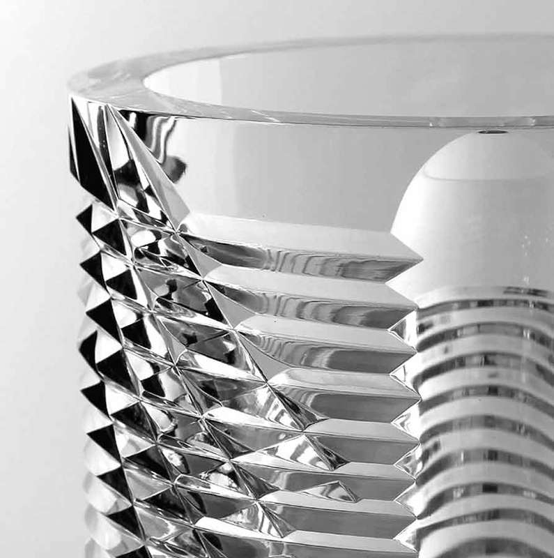 DAZZLINGLY BEAUTIFUL MODERN SCULPTURAL BOWL: CONTEMPORARY CZECH CRYSTAL ART GLASS AT ITS VERY BEST