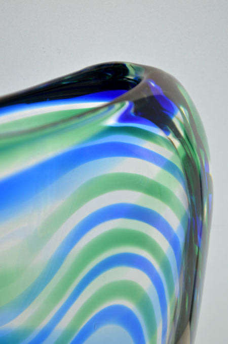 SUPERB LEERDAM UNICA BLUE AND GREEN SIGNED GLASS VASE, DESIGNED BY FLORIS MEYDAM IN THE 1940s
