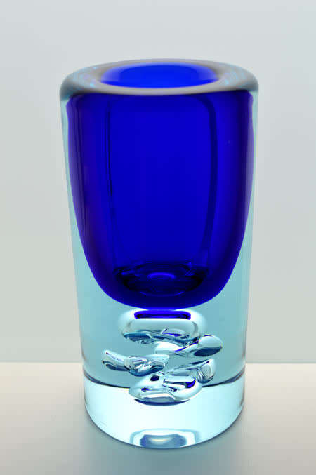 DAZZLINGLY BEAUTIFUL AZURE & BLUE (HEAVY) SKRDLOVICE VASE DESIGNED BY JAN BERANEK (1933-) IN 1980