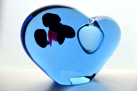 A VERY RARE and VERY BEAUTIFUL CZECH ART GLASS `HEART` BOWL, DESIGNED BY VLADIMIR JELINEK (1934-)